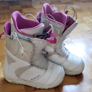 Burton's Mint boa system snowboard boots